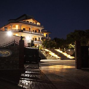 Arenas Hotel